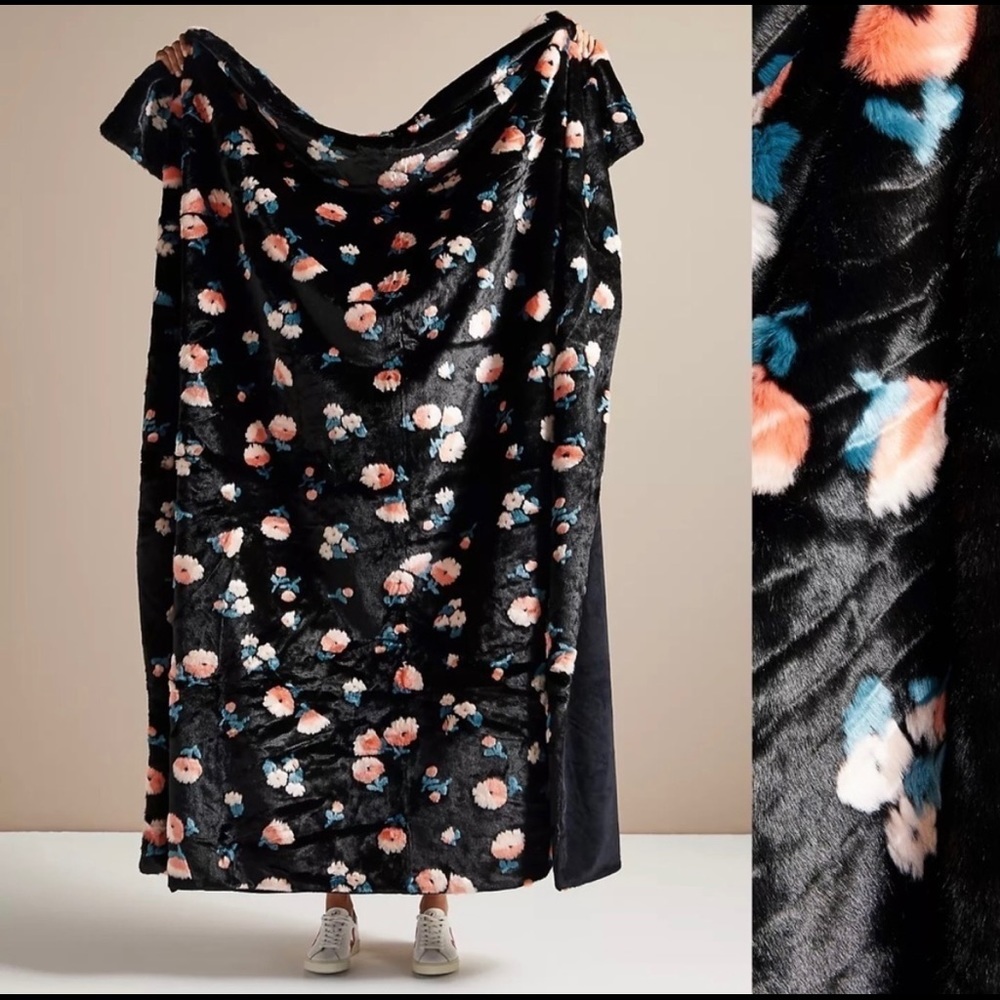NWT Anthropologie Flora Faux Fur Throw Blanket